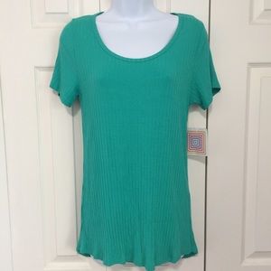 LuLaRoe | NWT Green Ribbed Classic T
